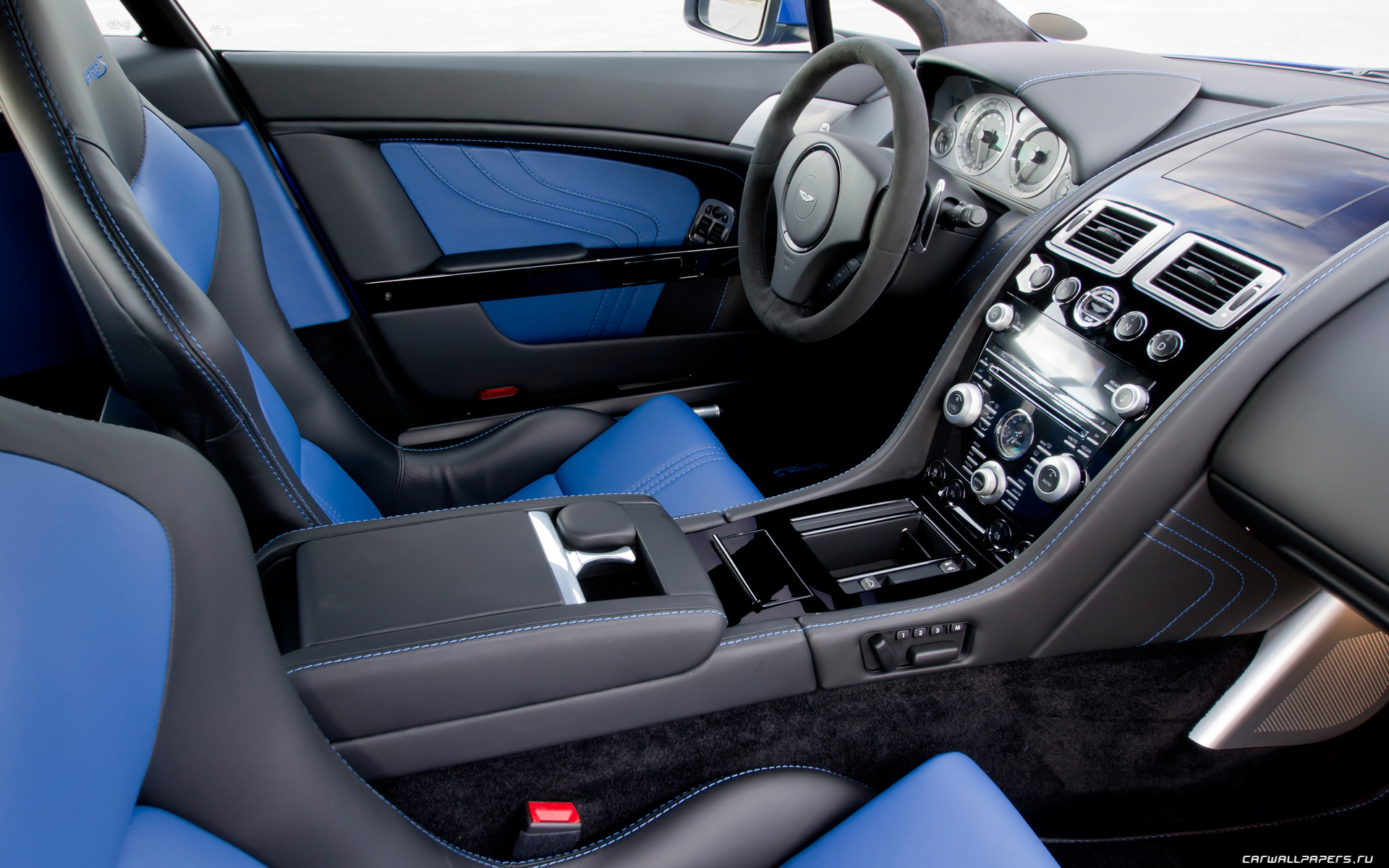 Aston Martin Vantage Interior