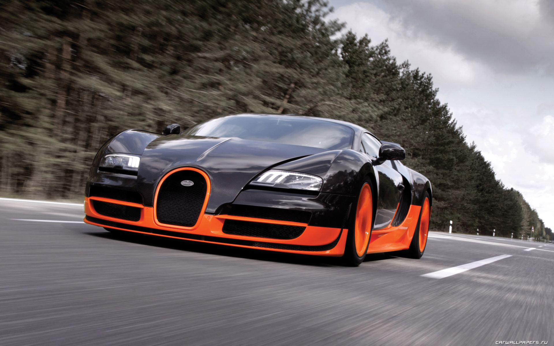 Oboi Na Rabochij Stol Avtomobili Bugatti Veyron 16 4 Super Sport 2010