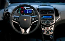 Обои автомобили Chevrolet Sonic Hatchback - 2011
