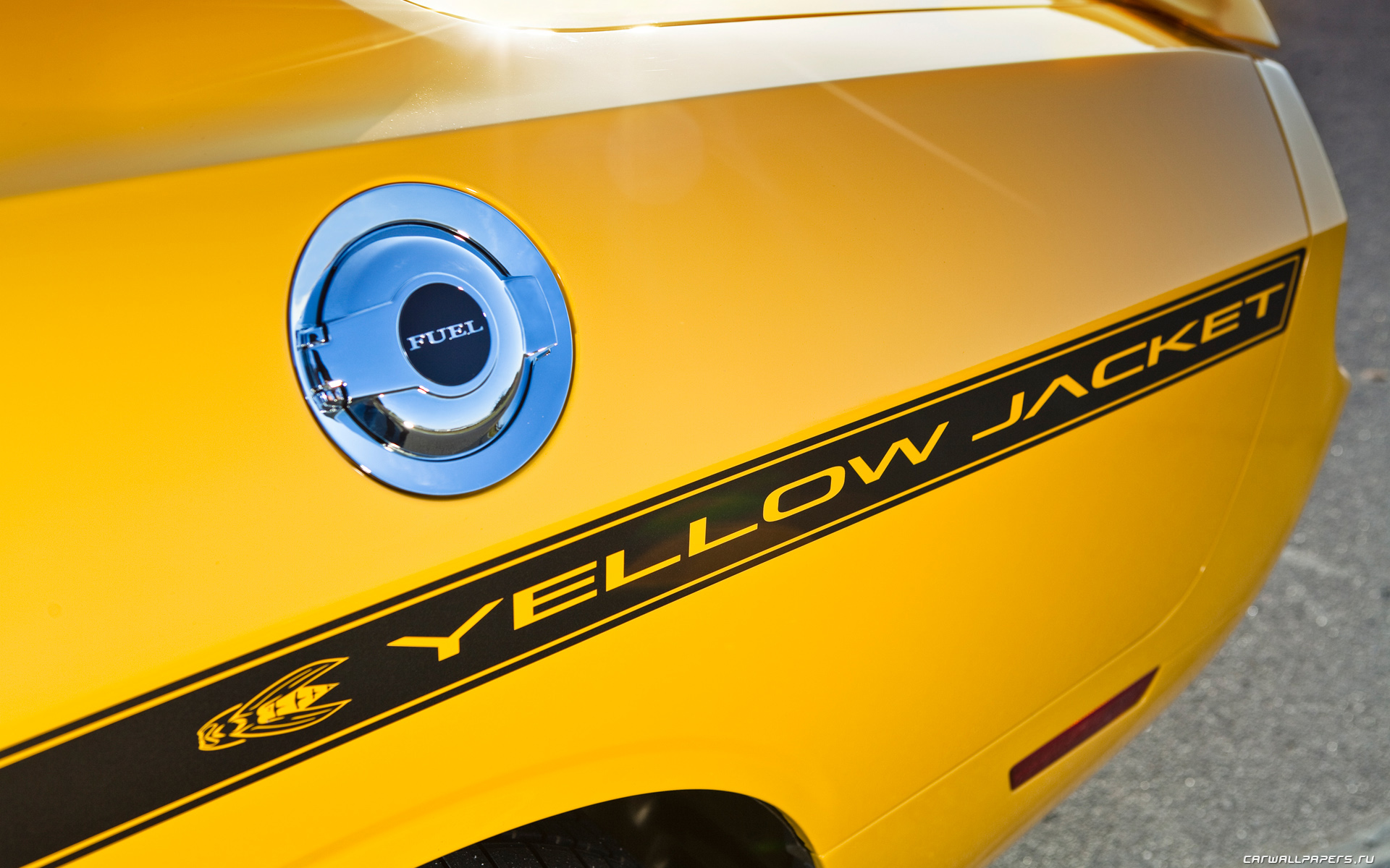 Dodge Challenger Yellow Jacket srt 8