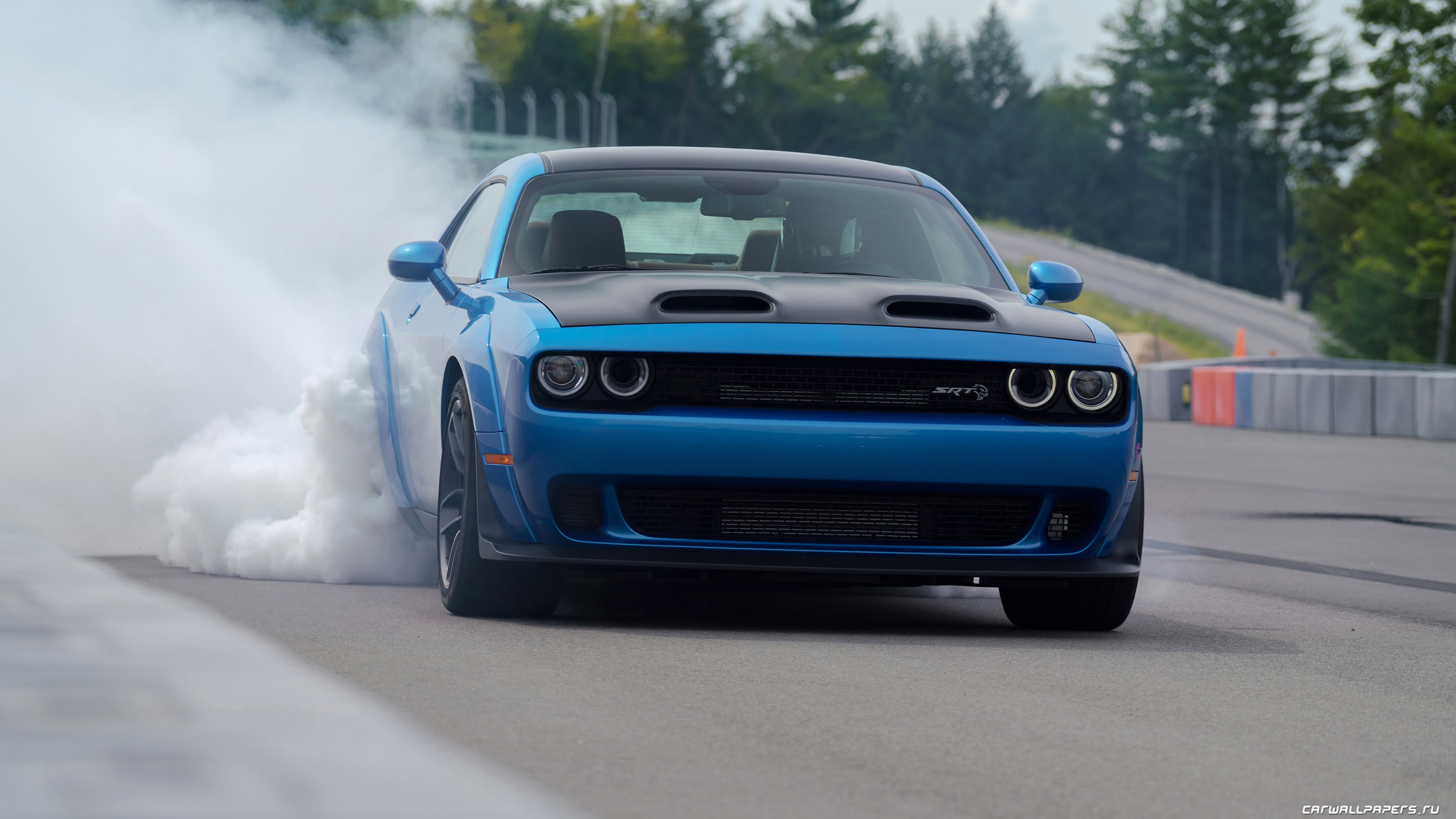 Dodge Challenger Hellcat Demon бернаут 2020