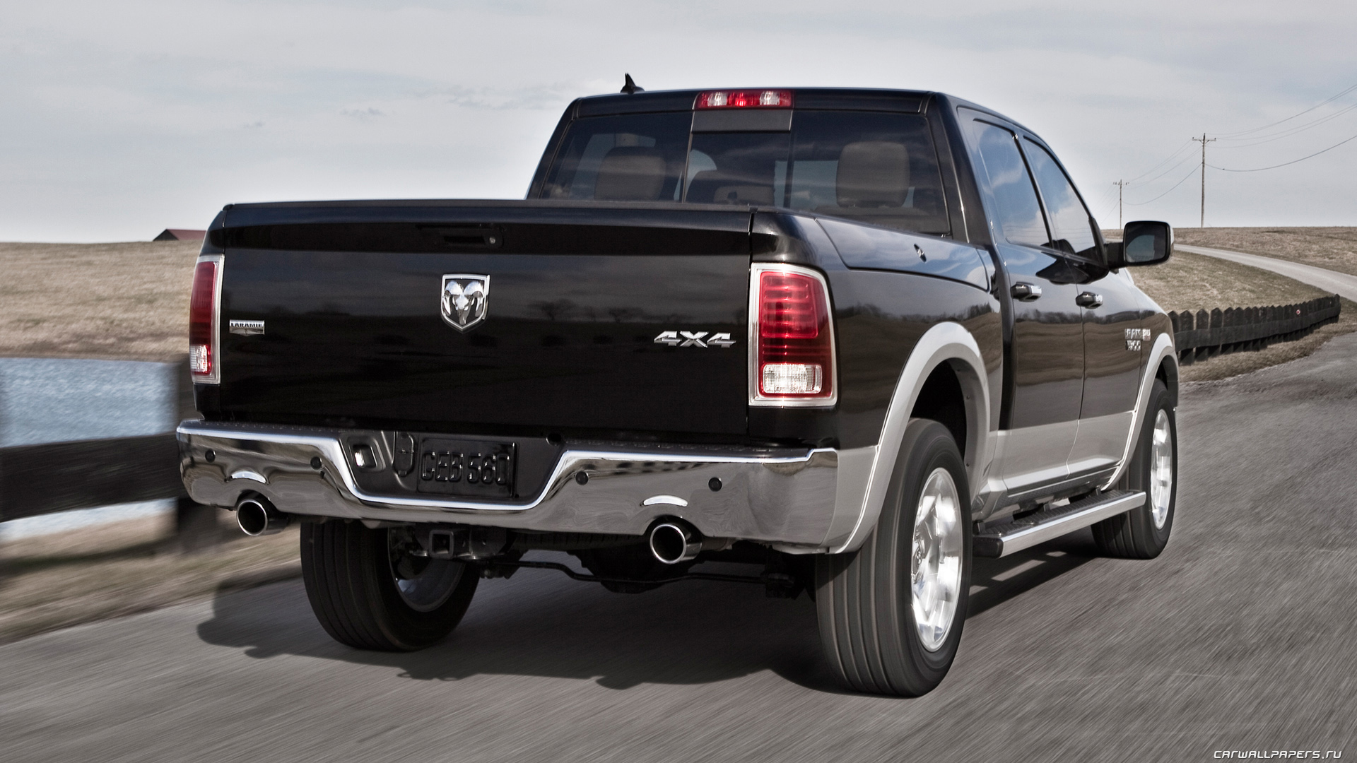 Dodge Ram 1500 черный 2013