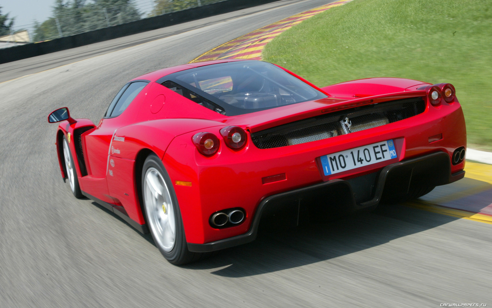 Ferrari Enzo Red сзади